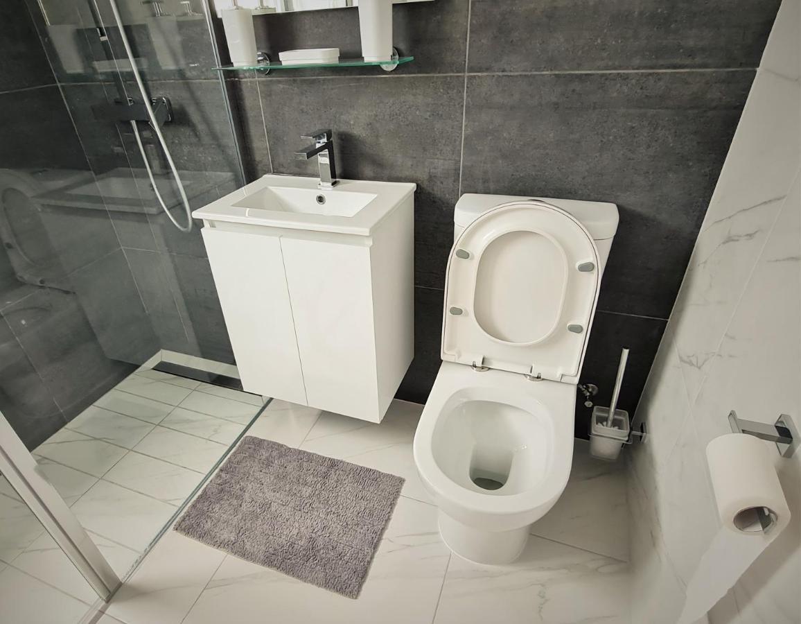 Easystay Two Bedroom Apartment Larnaca Buitenkant foto