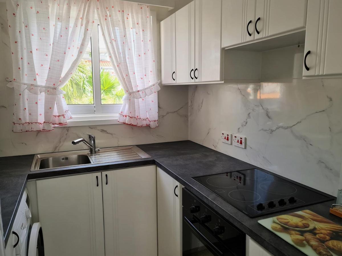 Easystay Two Bedroom Apartment Larnaca Buitenkant foto